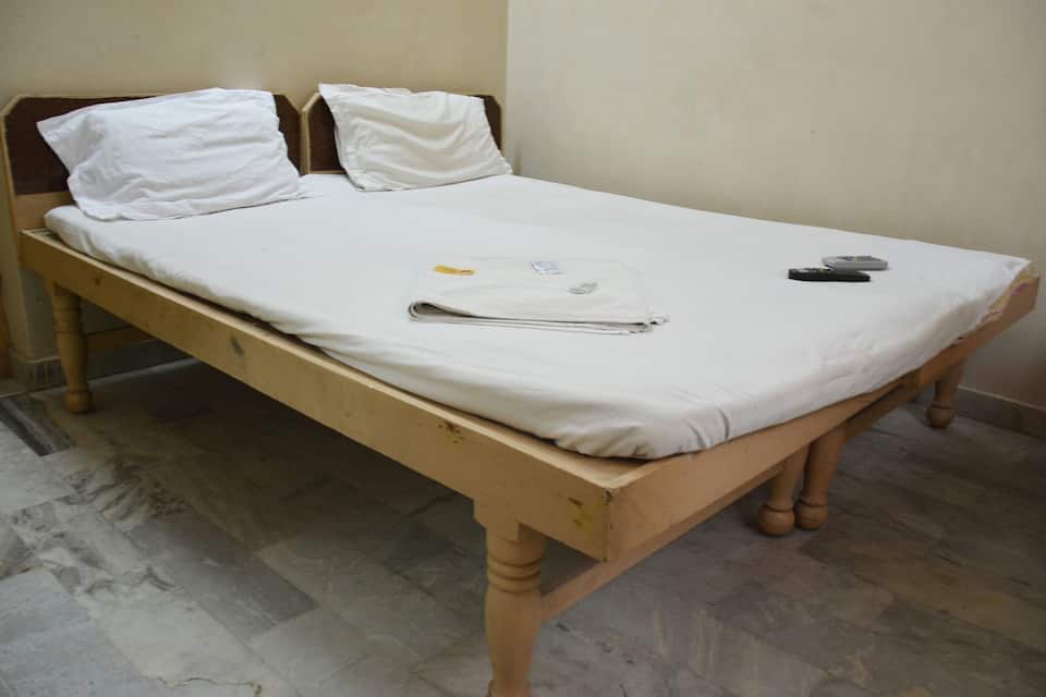 Hotel Sharma